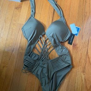 Kenneth Cole Bathingsuit